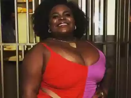 Comprometida, Jojo Todynho está causando em Paris: 'Bombando'