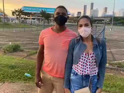 Fãs viajam mais de 100 km para velório de Marília Mendonça, em Goiânia