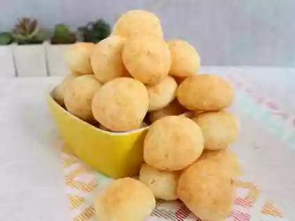 Pão de queijo com tapioca fácil e rápido