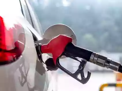 Álcool ou Gasolina? Qual vale mais a pena abastecer? Veja cálculo