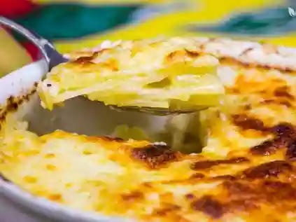 Aprenda a fazer batata gratinada fácil e prática