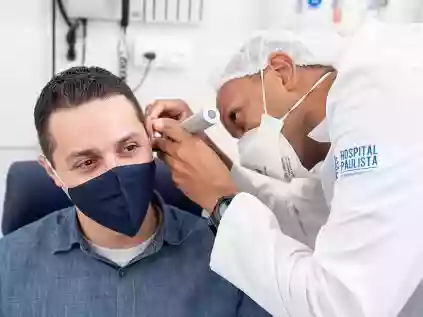 Qual médico que cuida do ouvido e quando devo procurá-lo? 