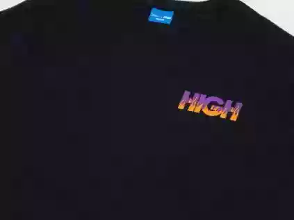 Explorando o Estilo Inovador da Camiseta High: Uma Revolução na Moda