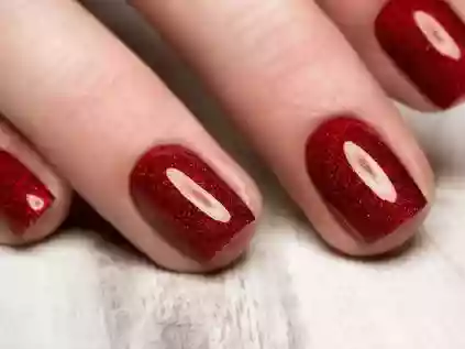 Explorando a Elegância das Unhas Encapsuladas com Glitter