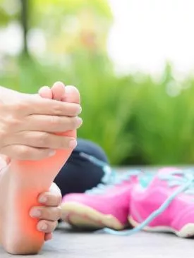 Como Aliviar as Dores nos Pés: Dicas Simples para Melhorar Seu Conforto