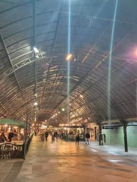 Rua Coberta em Gramado: Guia Completo, Onde Comer e O que Fazer