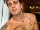 Luan Santana sem camisa: confira 10 cliques do cantor